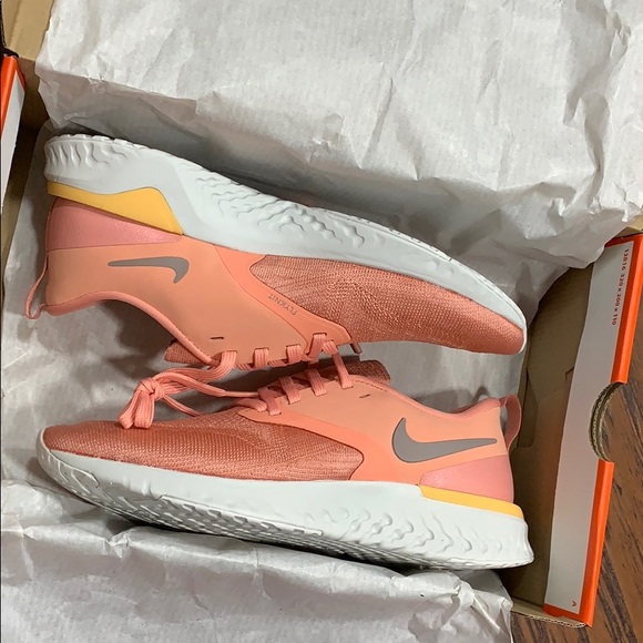 nike odyssey react blue pink